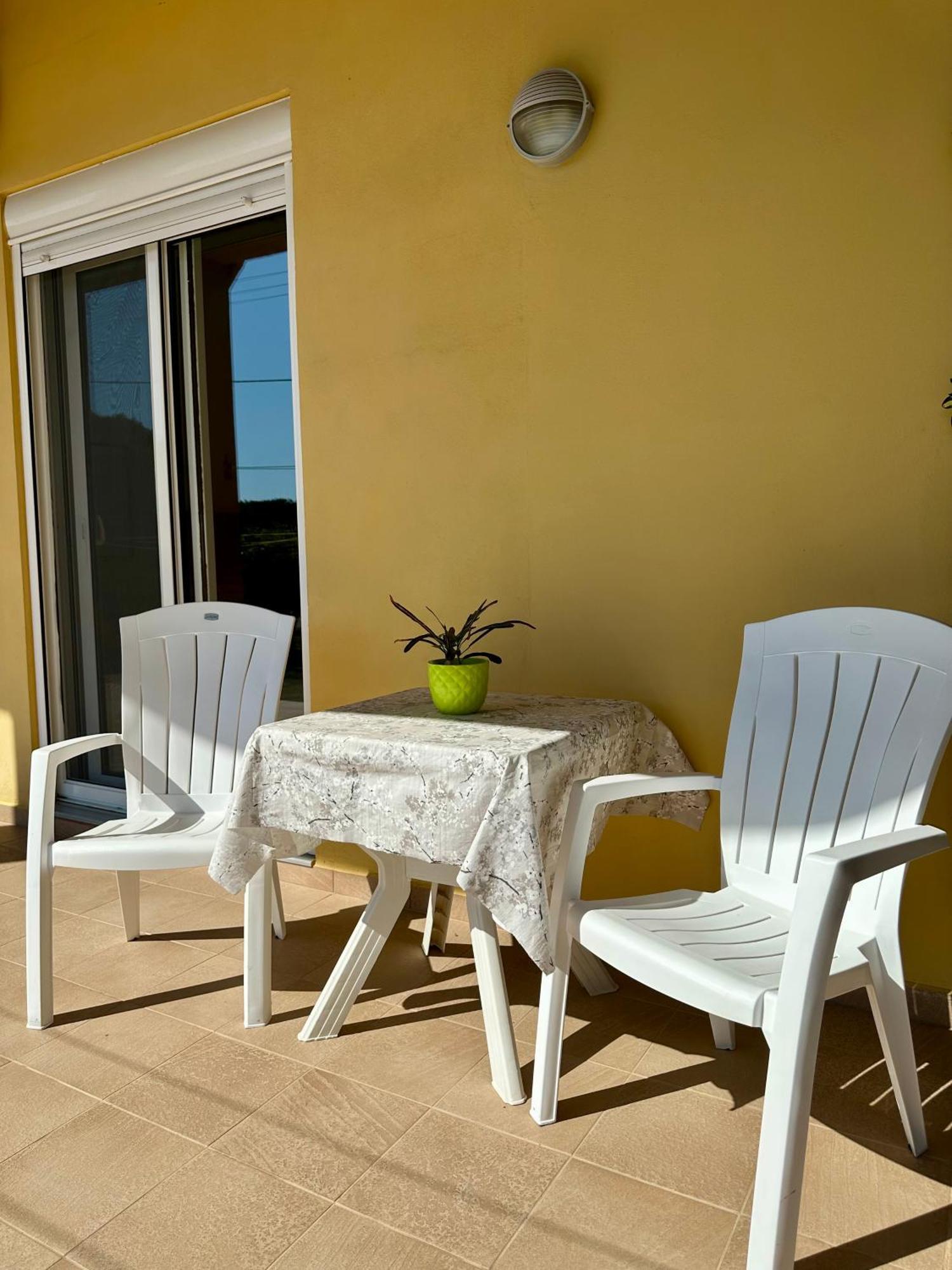 Garden View Appartment Kalavárda Екстериор снимка