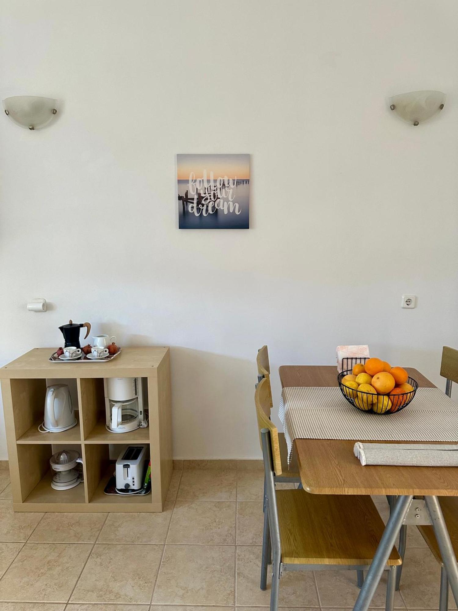 Garden View Appartment Kalavárda Екстериор снимка