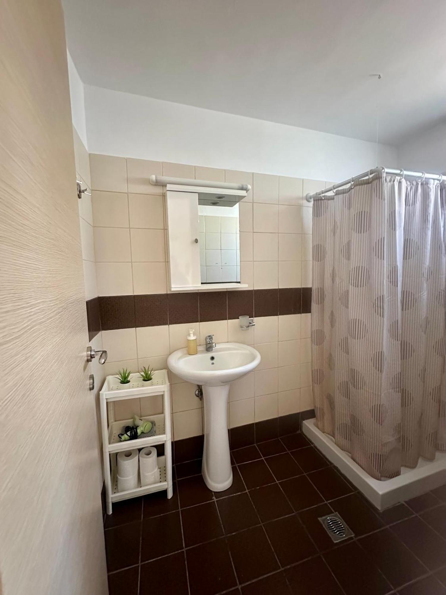 Garden View Appartment Kalavárda Екстериор снимка